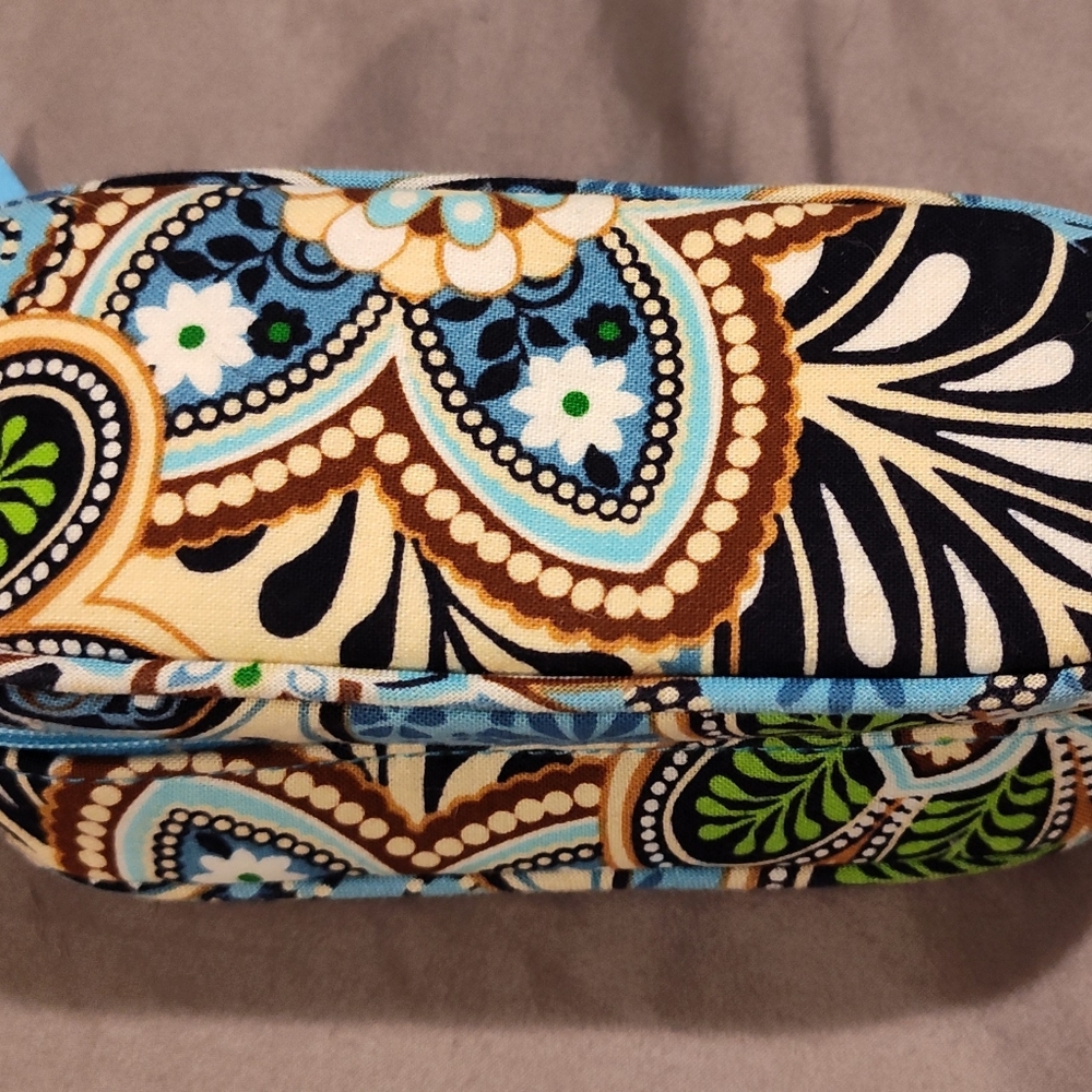 NWOT! Vera Bradley Zippered Pouch - Picture 2 of 8